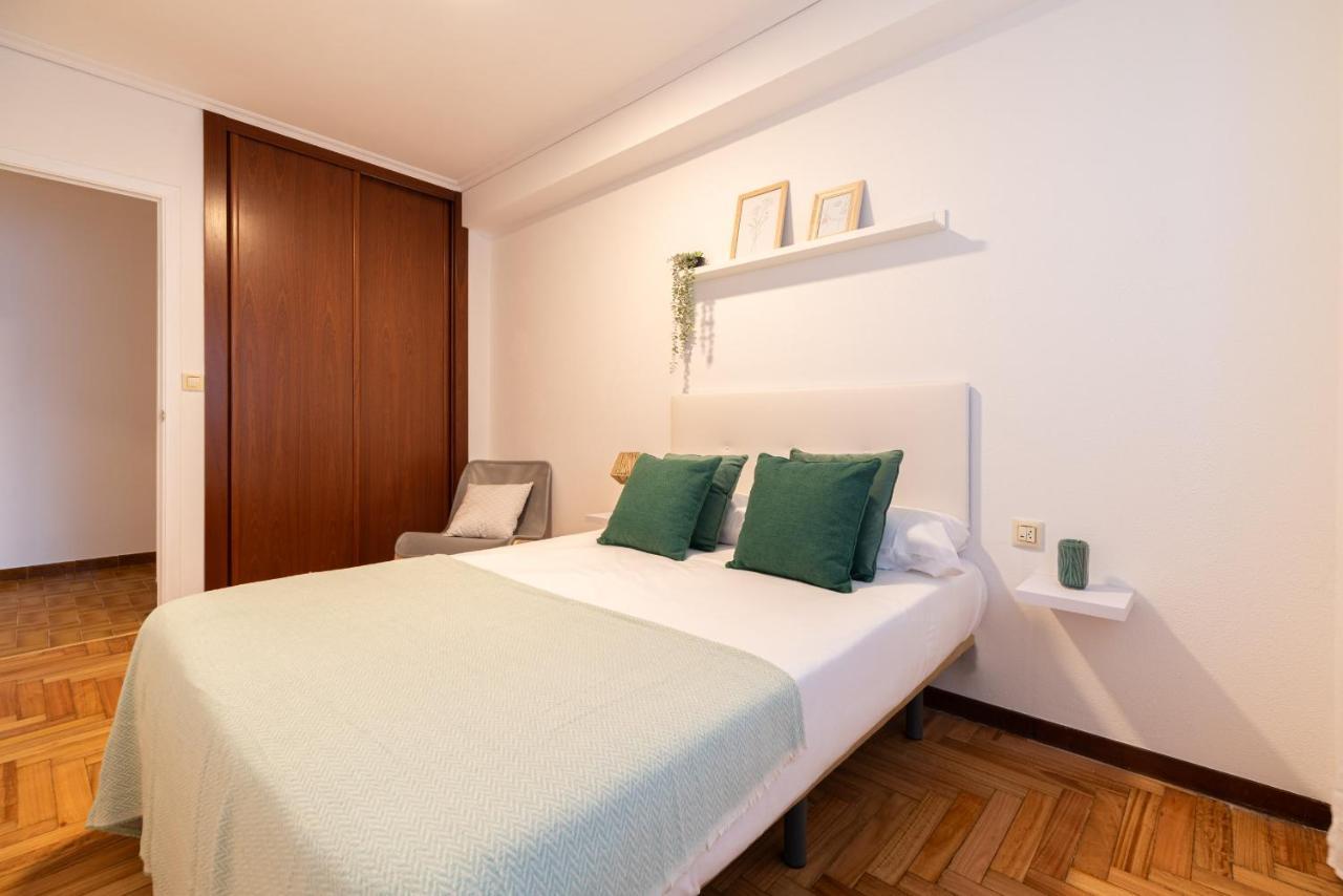 Amplia Vivienda Con Garaje Apartment Vigo Exterior photo