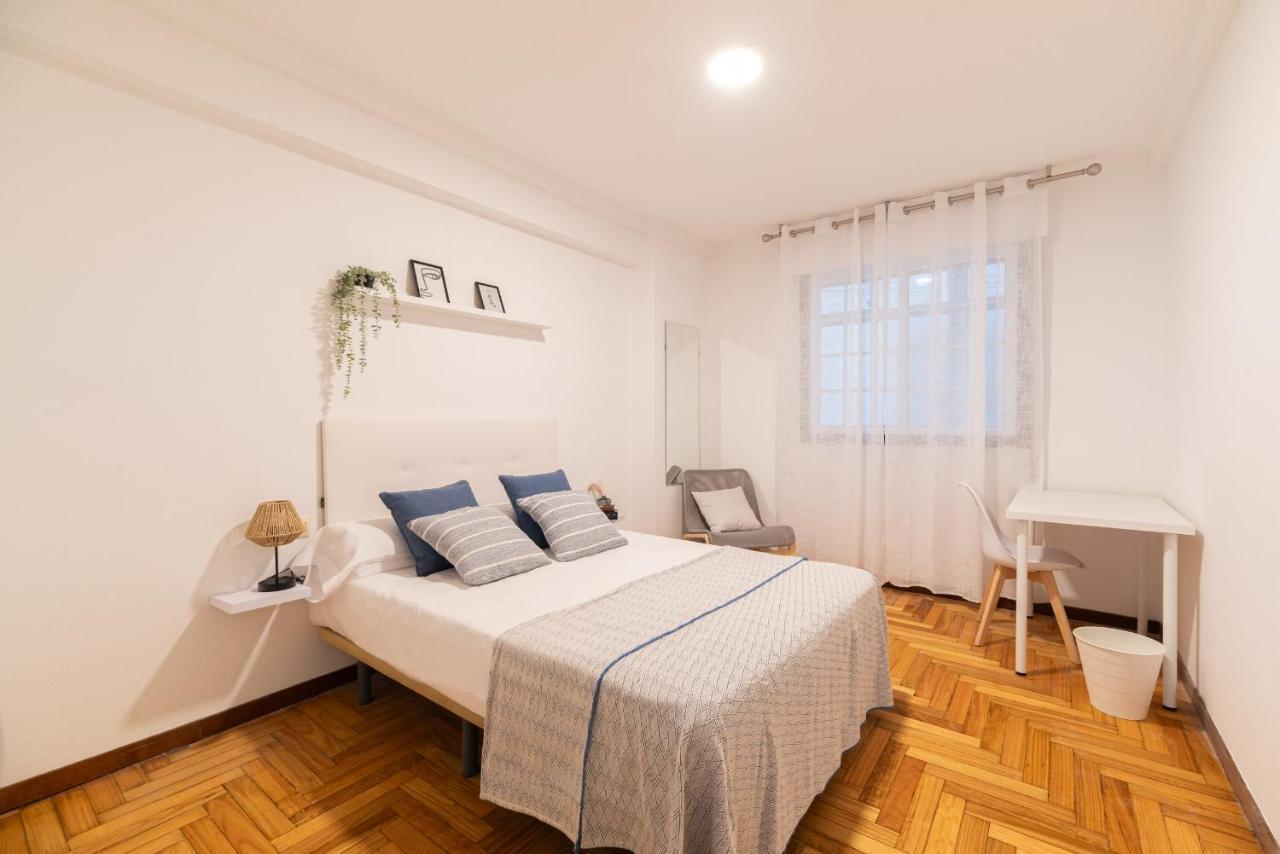 Amplia Vivienda Con Garaje Apartment Vigo Exterior photo