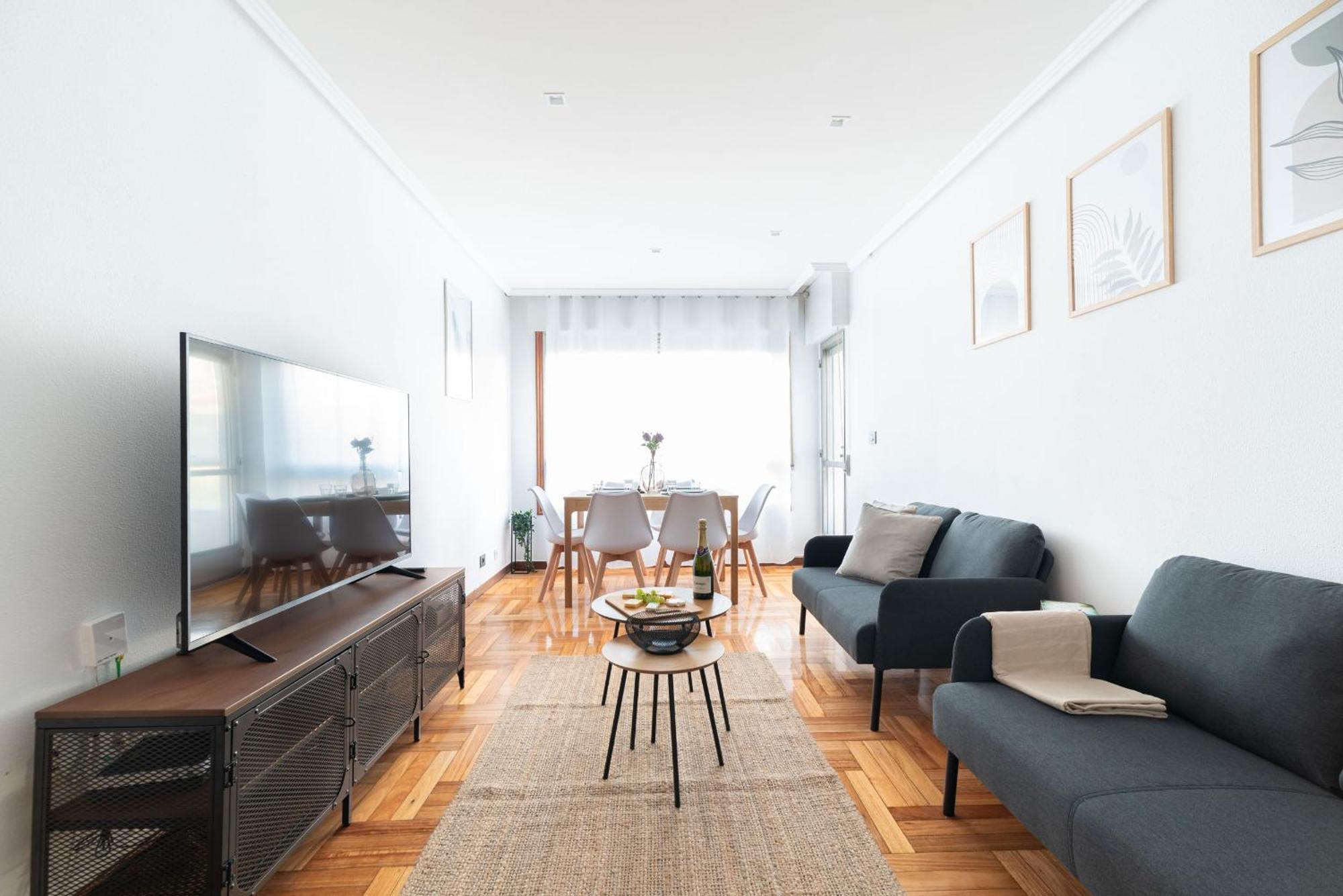 Amplia Vivienda Con Garaje Apartment Vigo Exterior photo